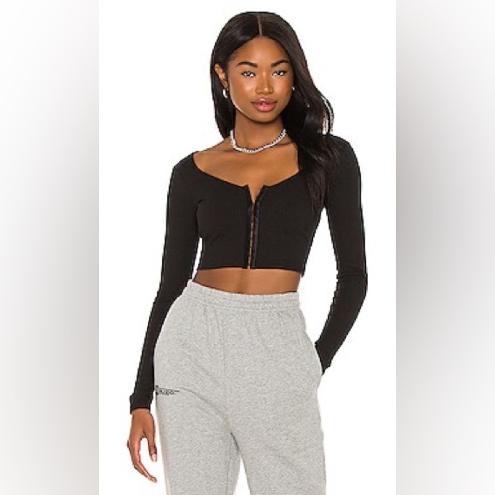 superdown- Jackie Long Sleeve Top in Black